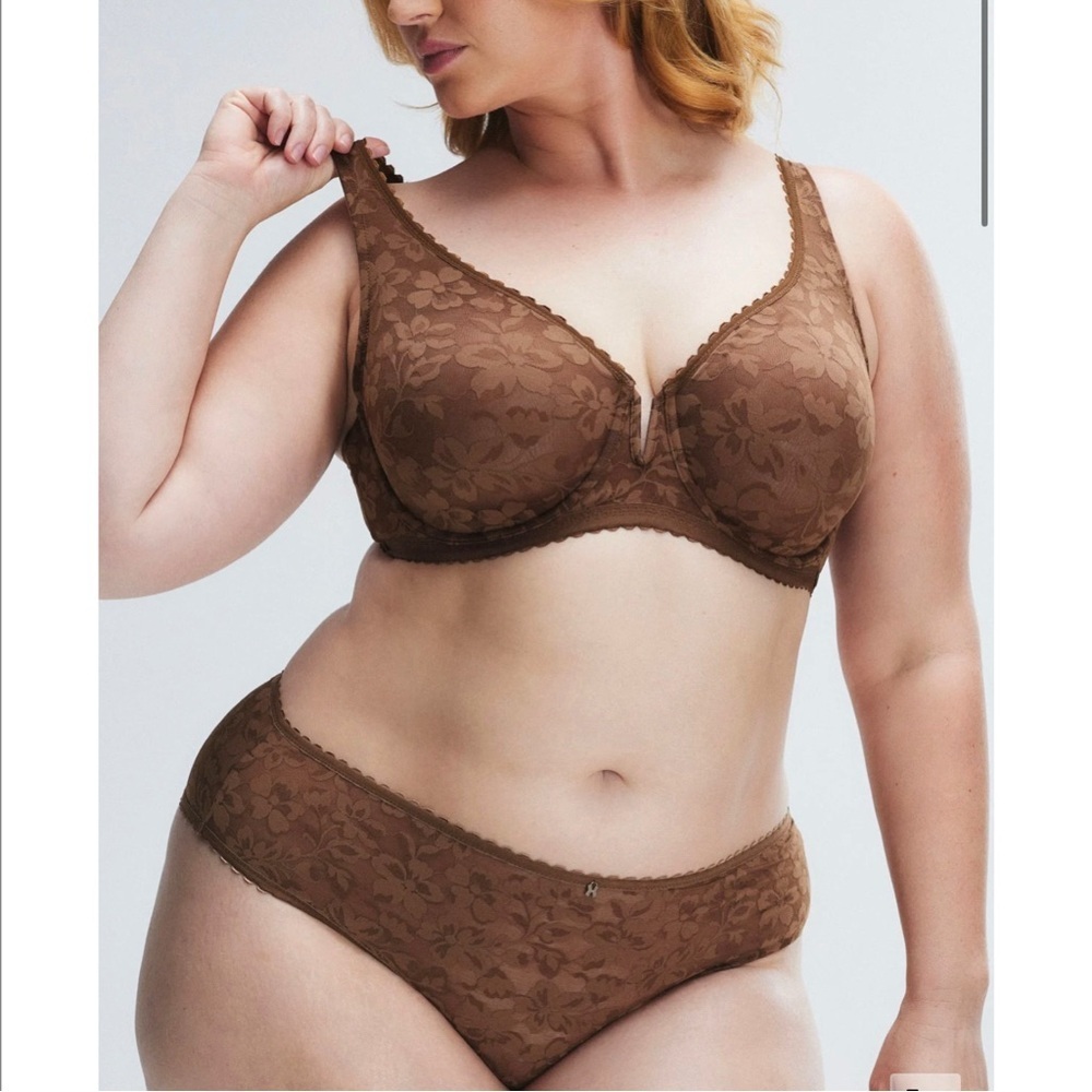 NWT FENTY SAVAGE LACE SET